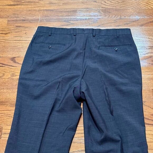 Hiltl DiBiella Charcoal Gray Nailhead Flat Front Dress Pants. Size 36. - Picture 5 of 11